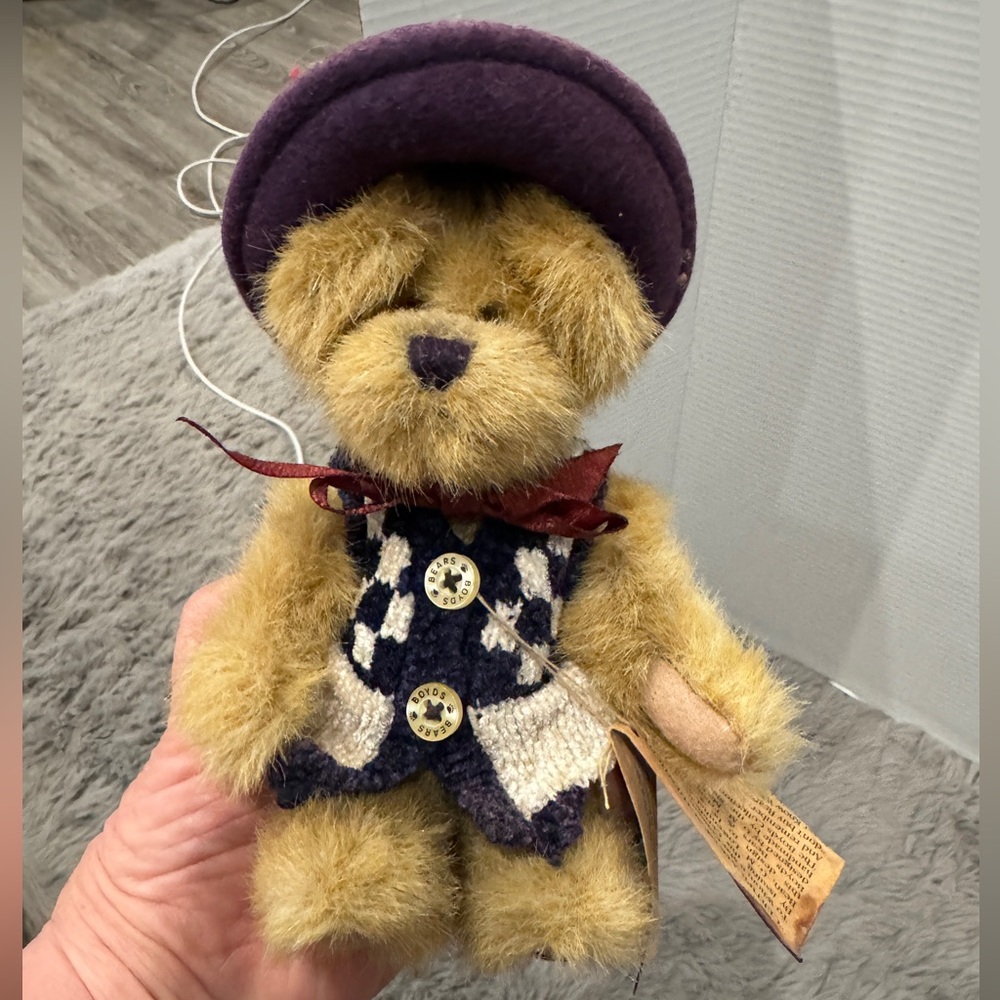 Boyds Bear Caitlin Berriweather - vintage “Friends of Boyds” Club